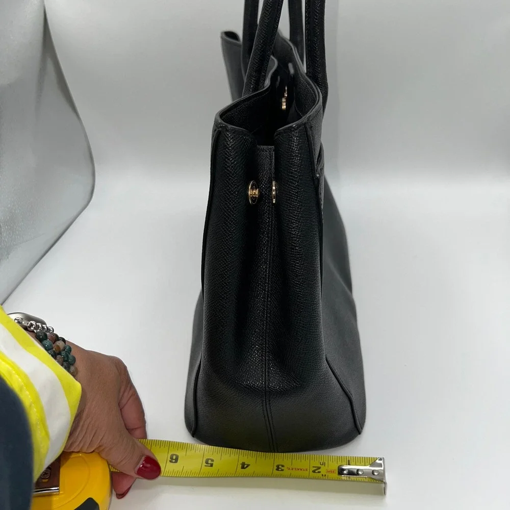 Coach Pebbled Leather Tote Bag Top Handle Black Gold Heart Charm Black Lining‎